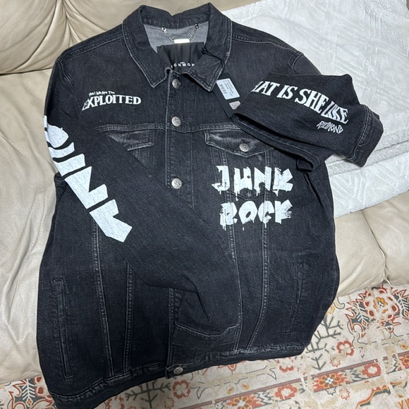 John Richmond - Picture 2 of 5